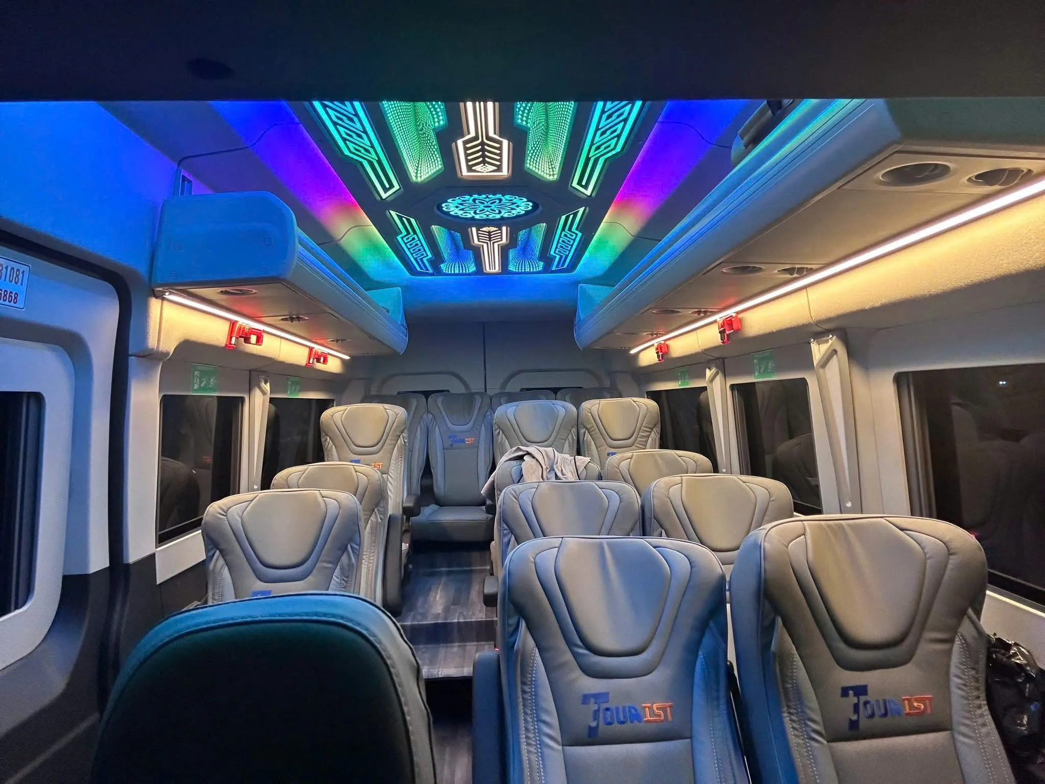 Thuê Xe 16 Chỗ - Hợp Đồng Tour Trọn Gói